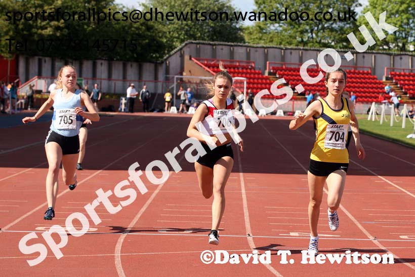 Womens under-20s 100 metres, North Eastern Champs, Gateshead Stadium. Photo: David T. Hewitson/Sports for All Pics